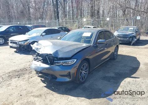 2021 BMW 330I xDrive z USA, uszkodzony, nr VIN 3MW5R7J00M8B97750